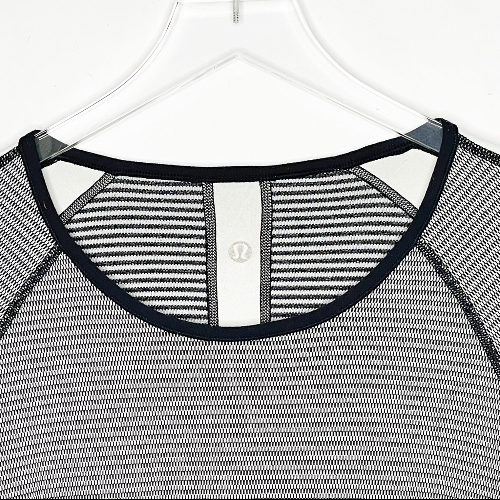 Lululemon Runder Under Reversible Tee - Picture 7 of 13